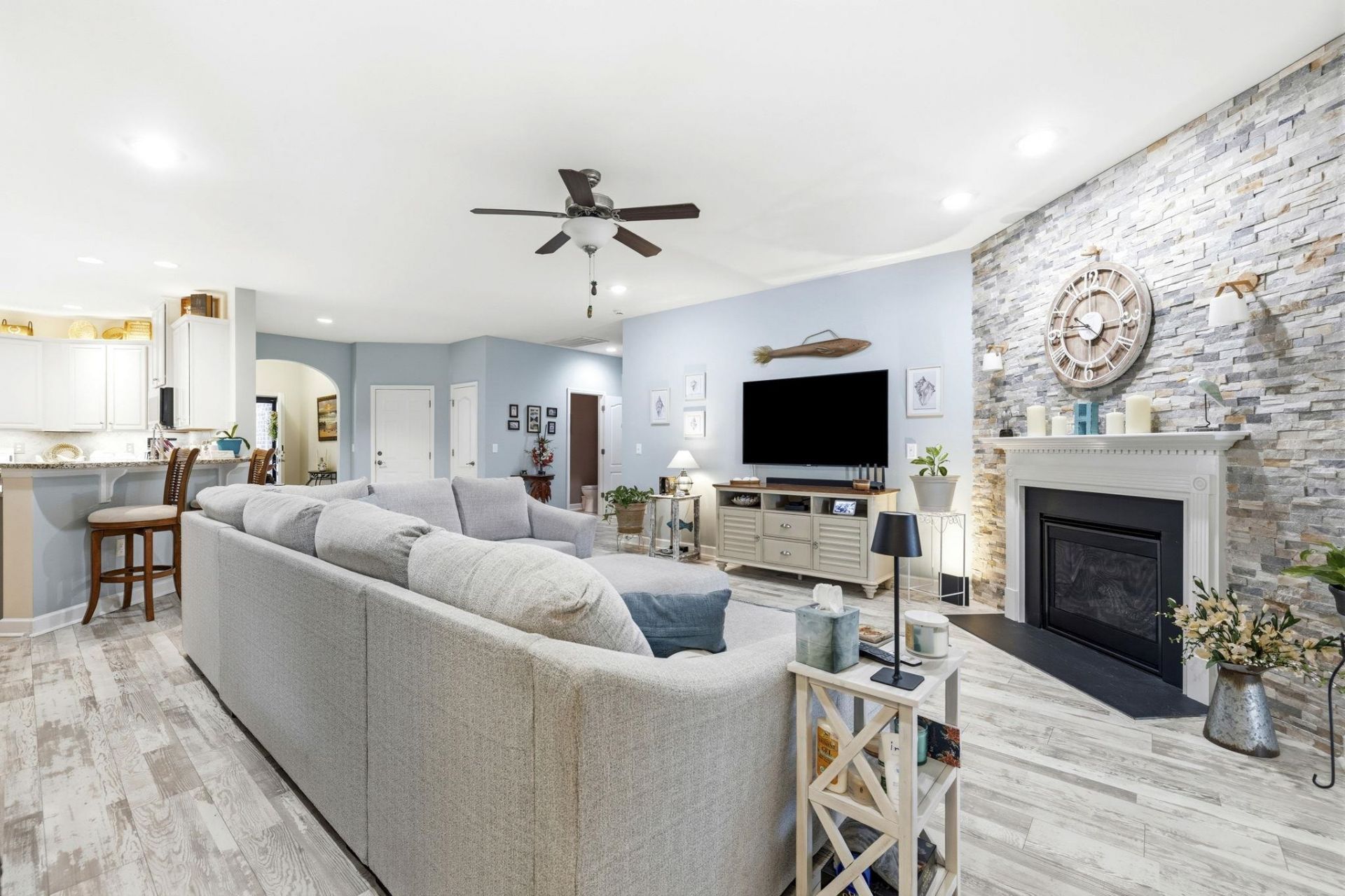 1600 Belle Ridge Ct.  Photo 8
