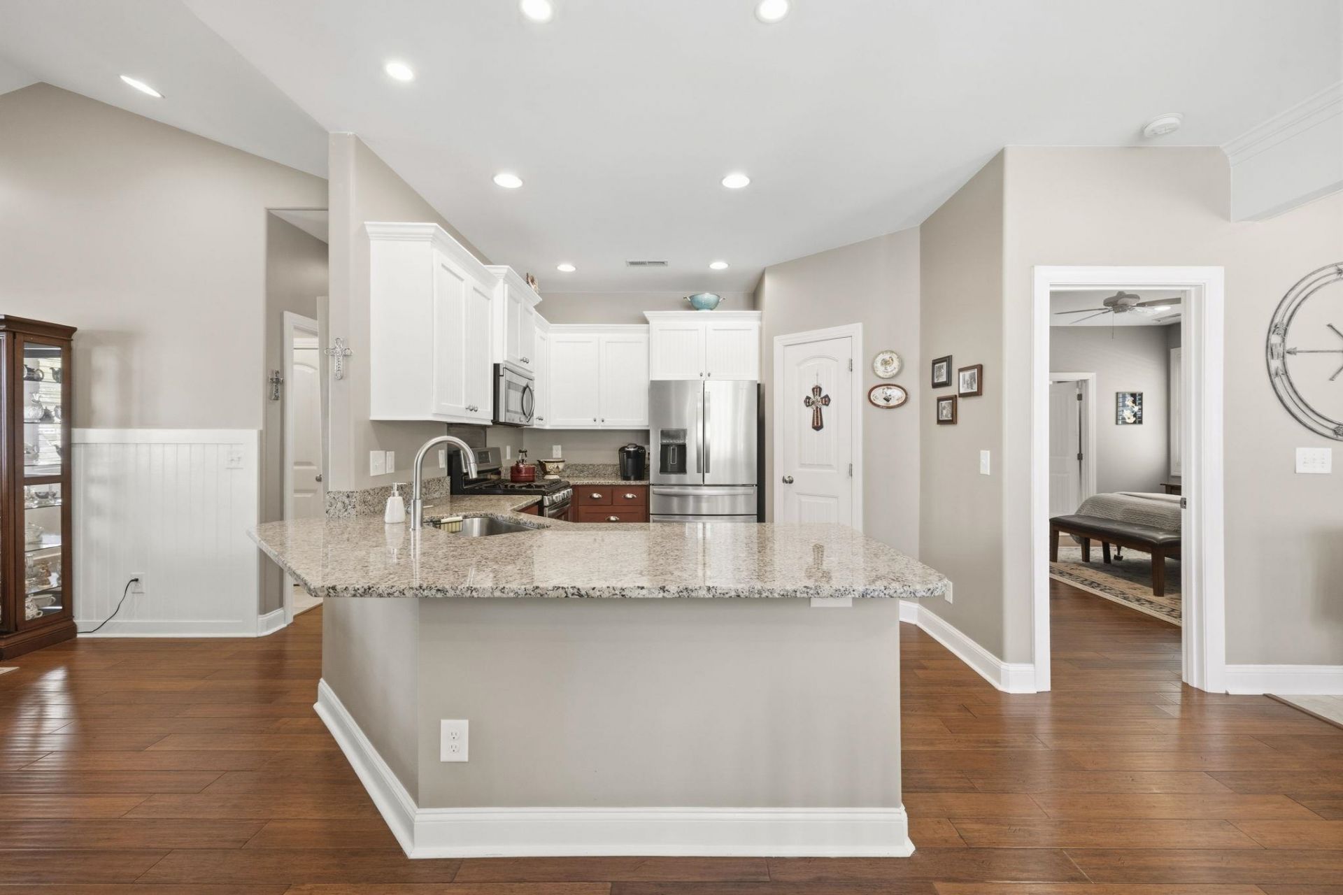 332 Waties Dr.  Photo 8