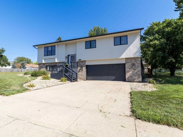6804 W 51st St, Sioux Falls, SD 57106