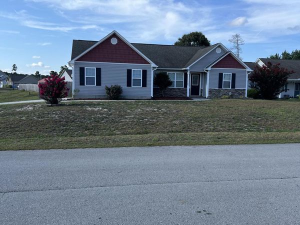 400 Duncan Drive S, Richlands, NC 28574