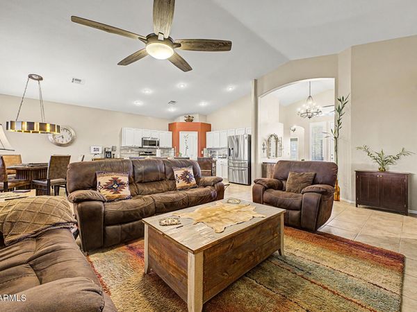 816 N EMERY, Mesa, AZ 85207