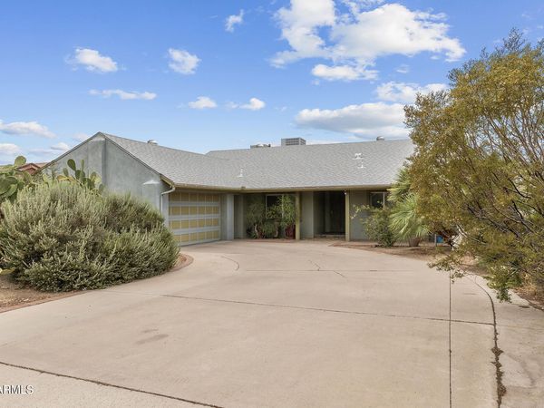 2745 E LARKSPUR Drive, Phoenix, AZ 85032