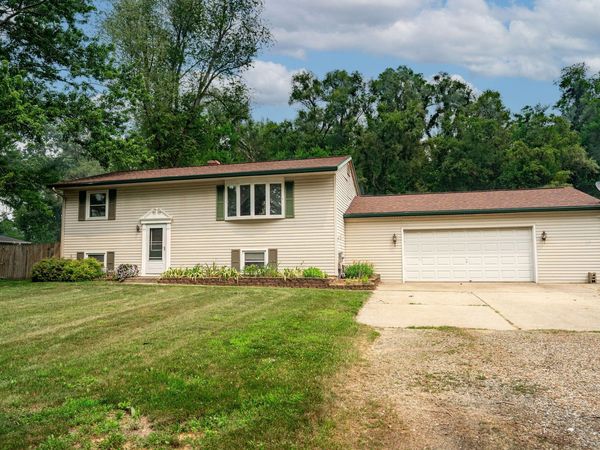 1371 Hazelwood Drive, Plainwell, MI 49080