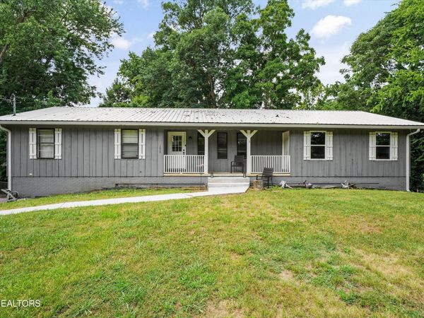 1659 Middlesettlements Rd, Maryville, TN 37801