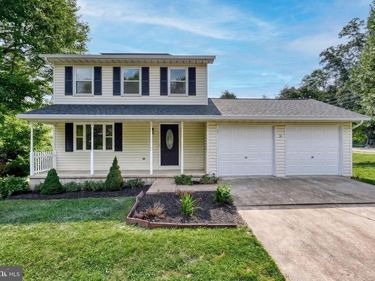 15 HAZEL DRIVE, MANCHESTER, PA 17345