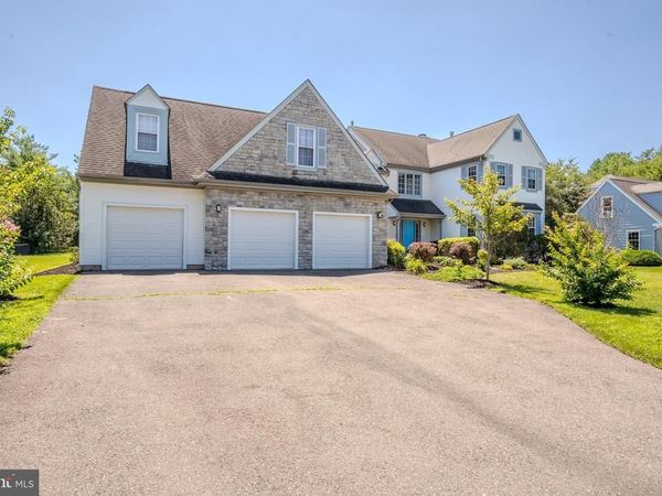 37 KINGLET DR S, CRANBURY, NJ 08512