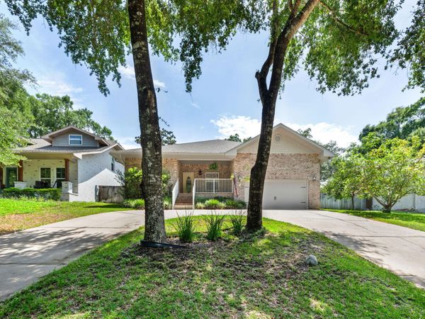 1341 N Bayshore Drive, Valparaiso, FL 32580