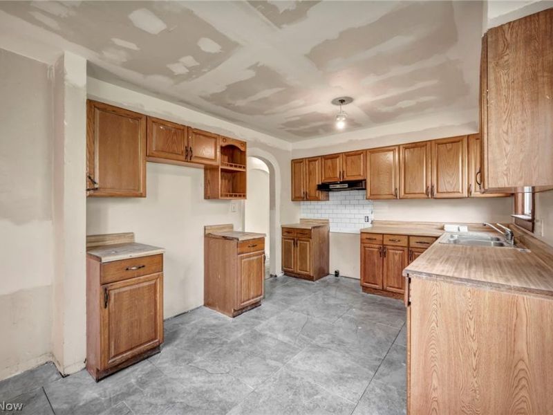 2680 Nesmith Lake Boulevard, Akron, OH 44314 Photo 9