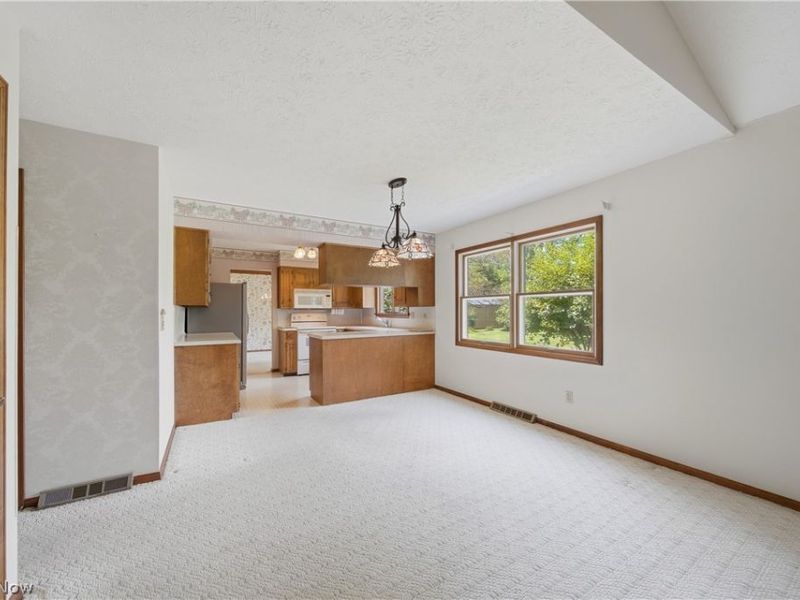 135 Seneca Trail SW, Hartville, OH 44632 Photo 17
