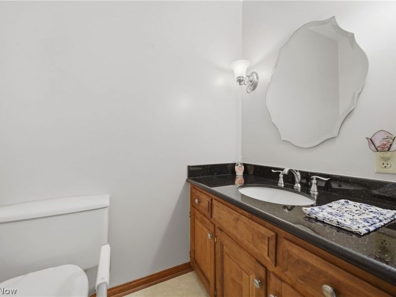 135 Seneca Trail SW, Hartville, OH 44632 Photo 22