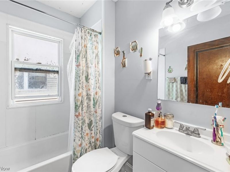 11118 Glenboro Drive, Cleveland, OH 44105 Photo 7