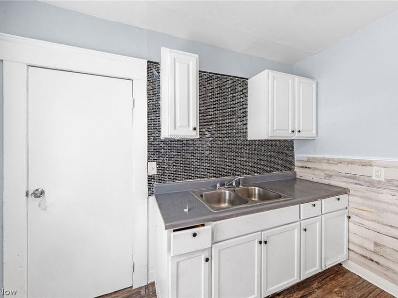 4311 Bush Avenue, Cleveland, OH 44109 Photo 11