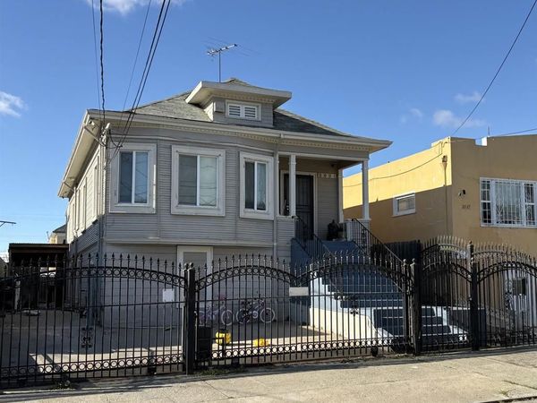2021 Mitchell St , Oakland, CA 94601
