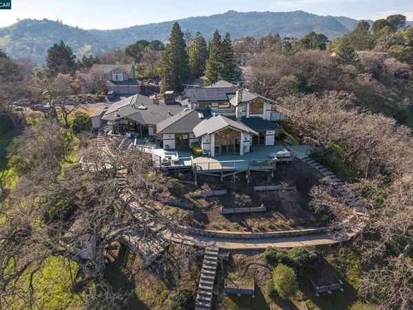 3284 Surmont Dr , Lafayette, CA 94549