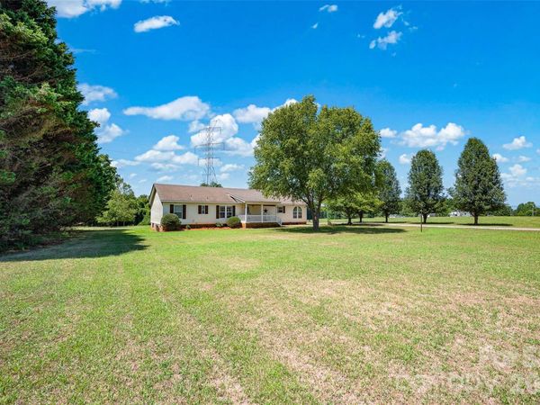 766 Midway Road , Statesville, NC 28625