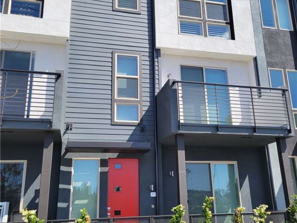 121 Placemark , Irvine, CA 92614