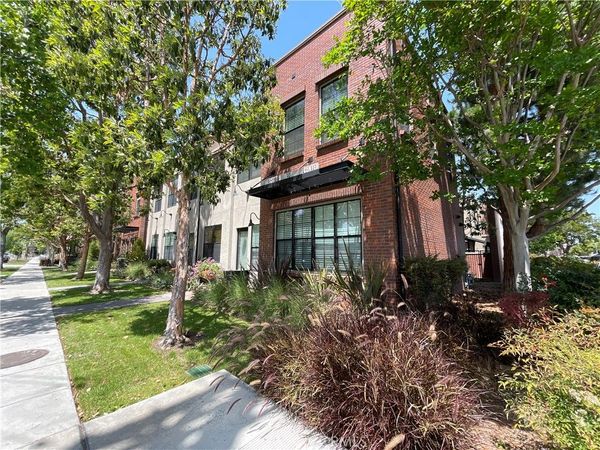 501 W Maple Avenue , Orange, CA 92868