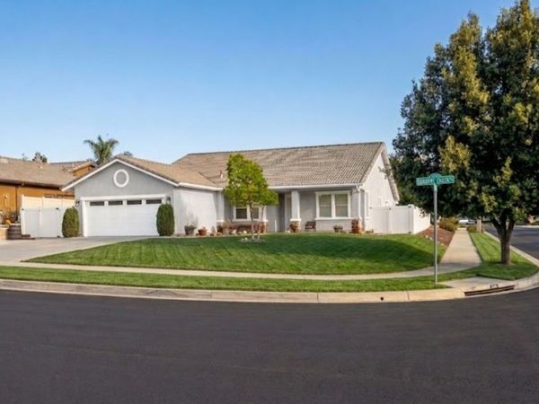 35579 Country Creek Drive, Yucaipa, CA 92399