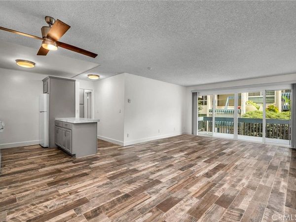 802 Camino Real , Unit 103, Redondo Beach, CA 90277