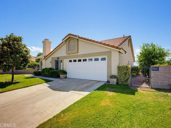 41123 Round Hill Court, Cherry Valley, CA 92223