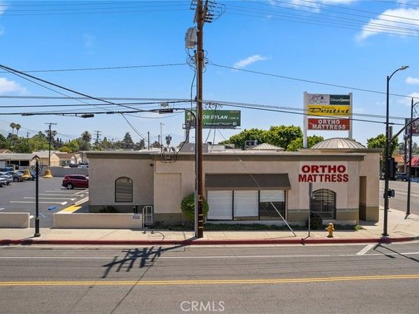 17851 Chatsworth , Granada Hills, CA 91344