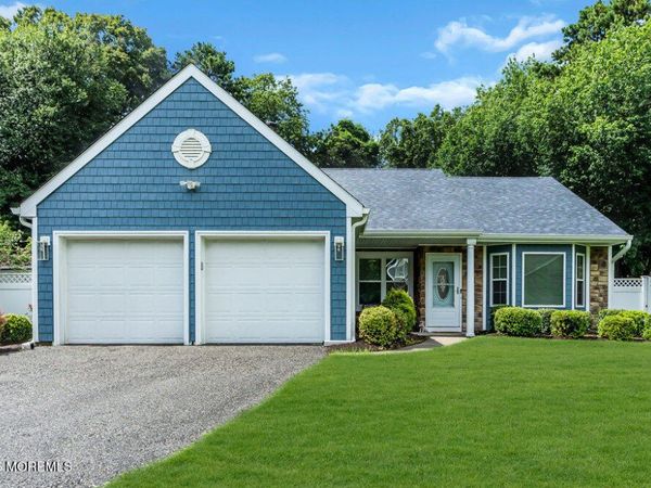 9 Vixen Place, Tinton Falls, NJ 07753