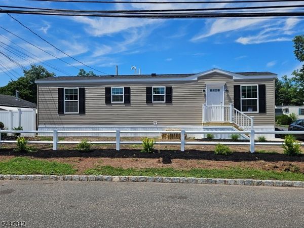 428 Kenbury Rd, Branchburg, NJ 08876