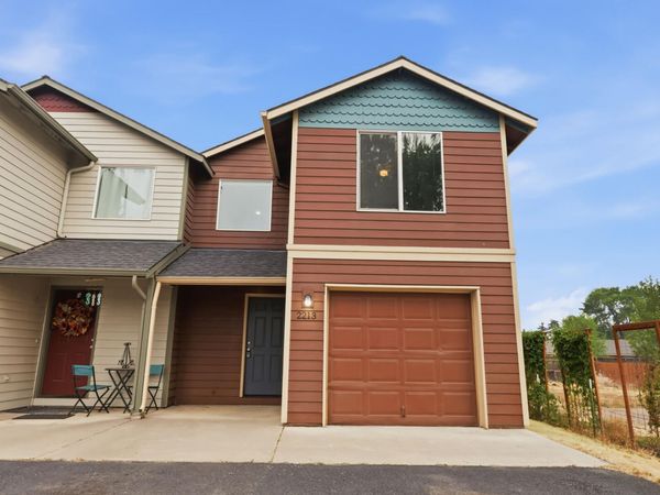 2213 SW 22nd Street, Redmond, OR 97756