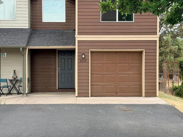 2213 SW 22nd Street, Redmond, OR 97756