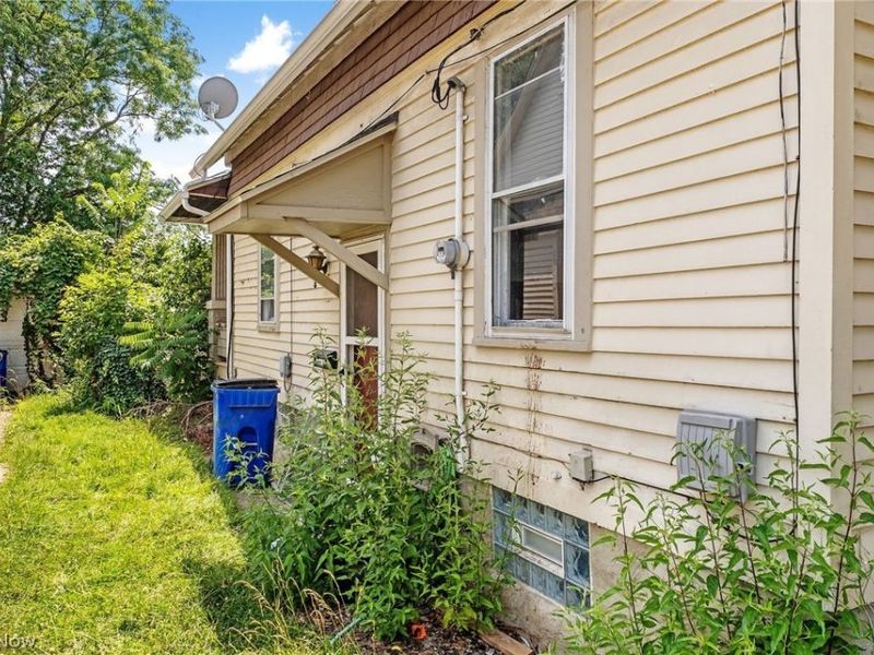 4357 Torwood Court, Cleveland, OH 44109 Photo 3