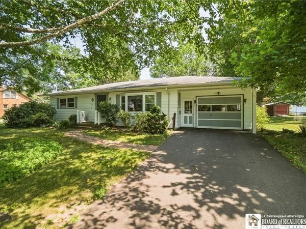 4 E Meadow Lane, Frewsburg, NY 14738