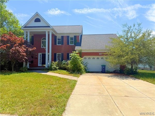 34 Jenawood Lane , Williamsville, NY 14221