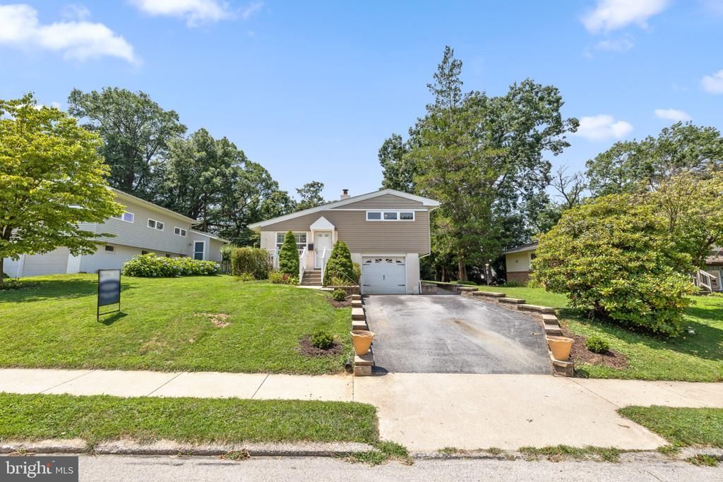 6 NOLAN DRIVE, MALVERN, PA 19355