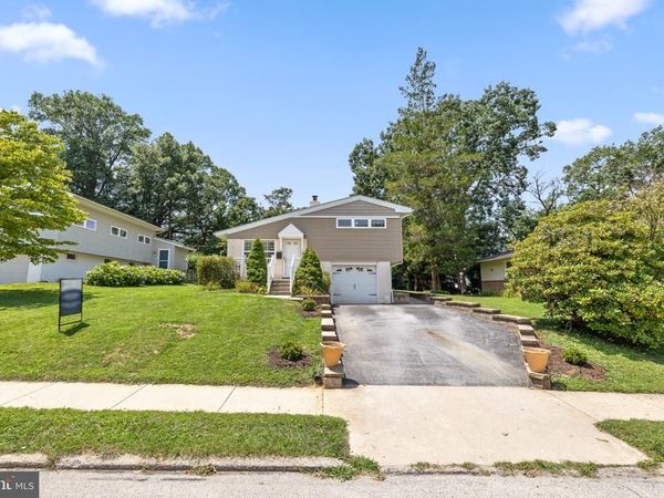 6 NOLAN DRIVE, MALVERN, PA 19355