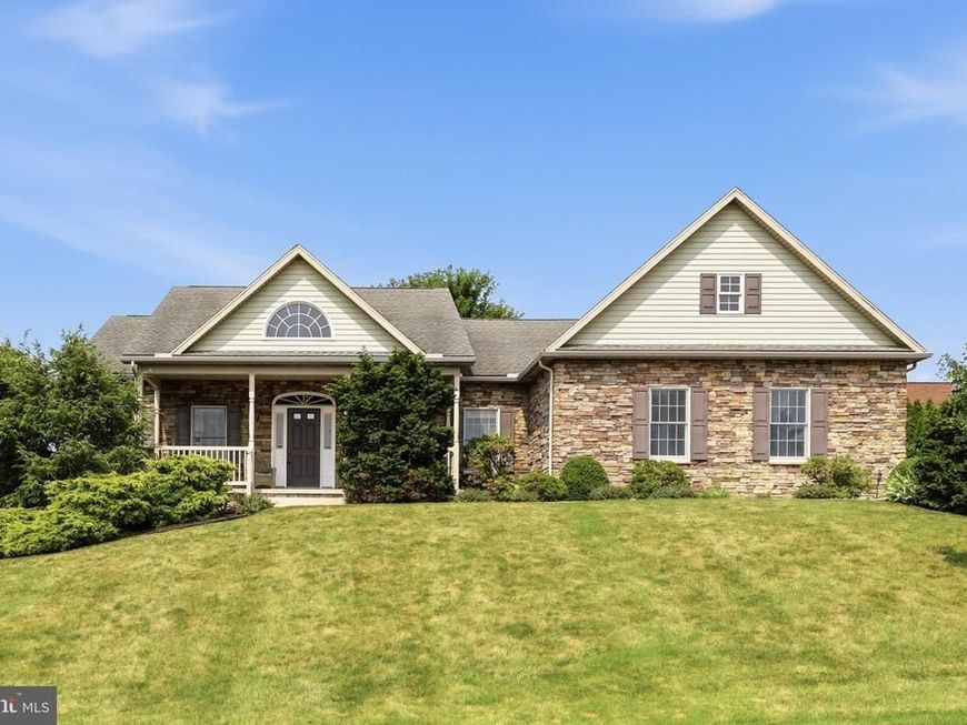 7132 Lone Ridge Court, Fayetteville, PA 17222 Main Photo
