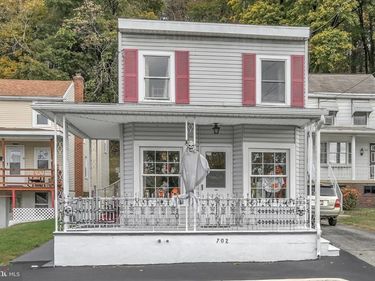 702 PORT CARBON- SAINT CLAIR HIGHWAY, POTTSVILLE, PA 17901