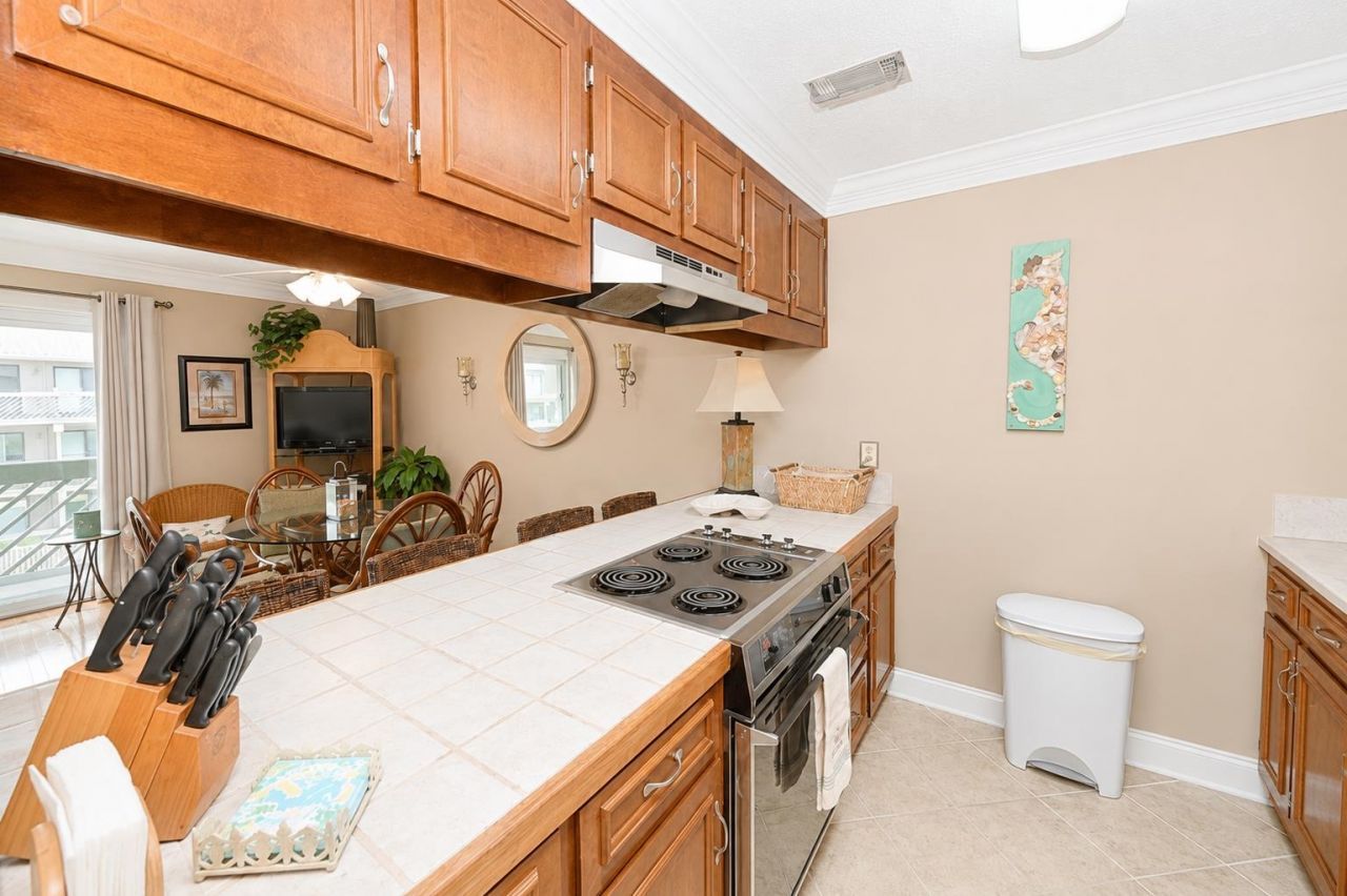 200 Maison Dr.  Photo 6