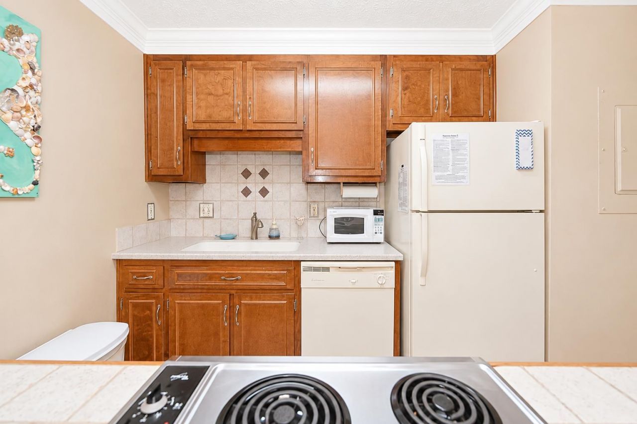 200 Maison Dr.  Photo 7