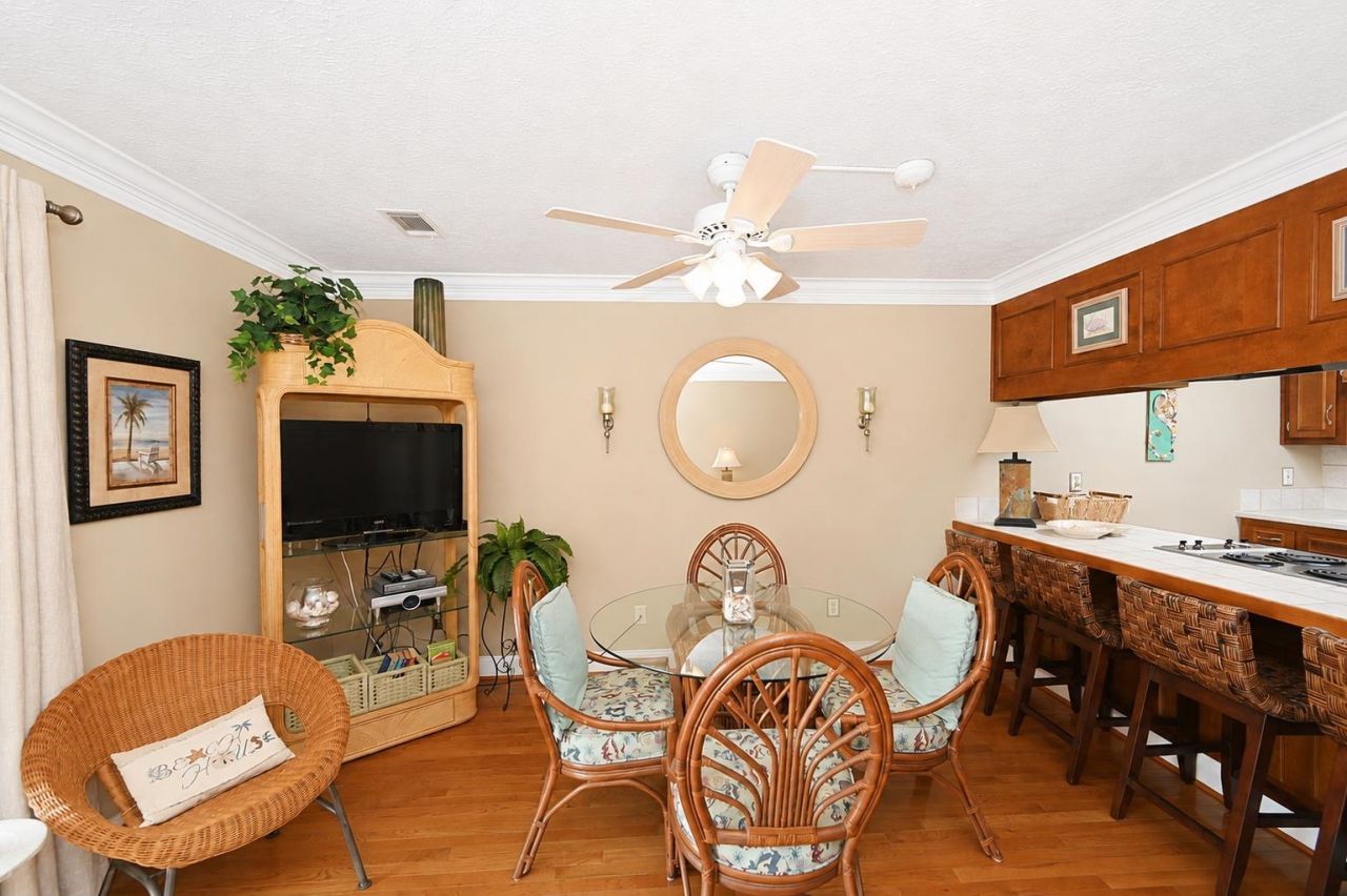 200 Maison Dr.  Photo 9