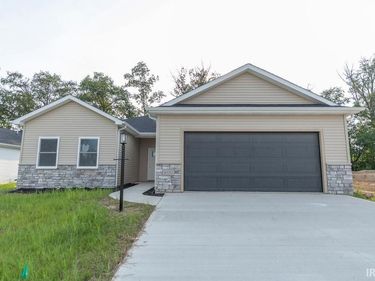 600 S Cottonwood Court, Columbia City, IN 46725
