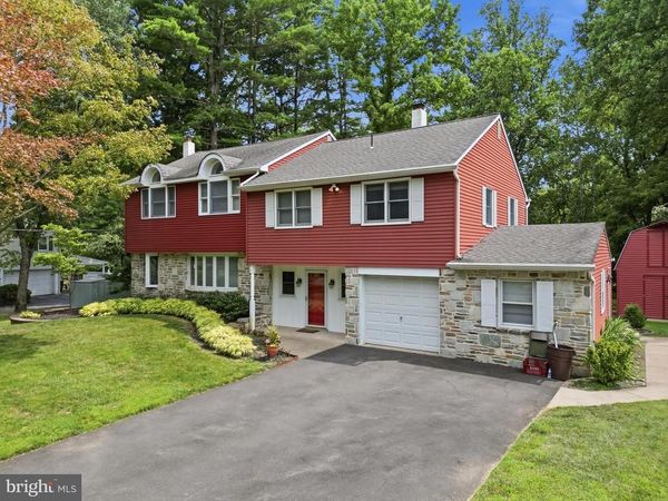 136 CHAPEL DRIVE , HOLLAND, PA 18966