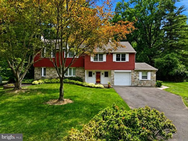 136 CHAPEL DRIVE , HOLLAND, PA 18966