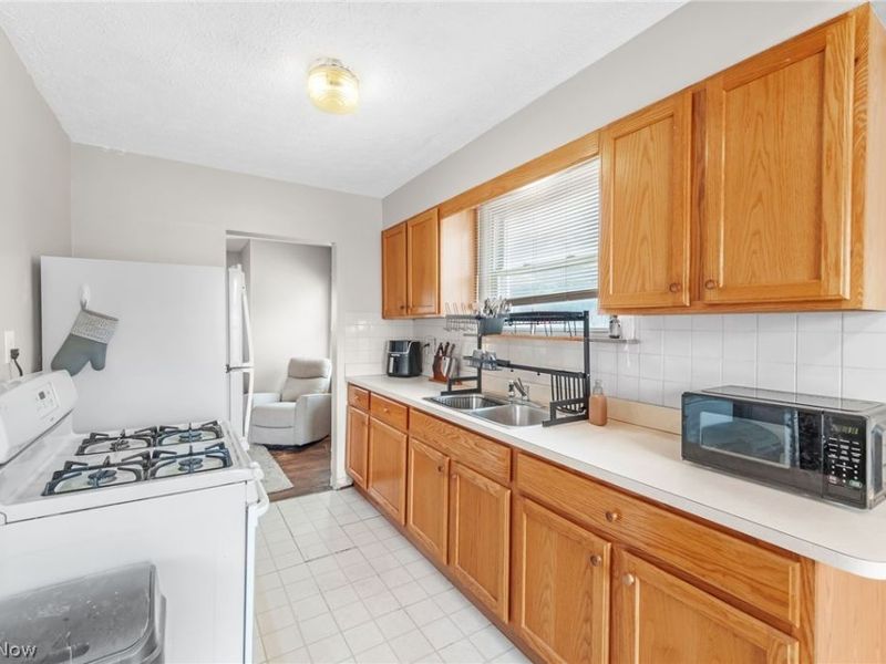 4701 Bader Avenue, Cleveland, OH 44109 Photo 13