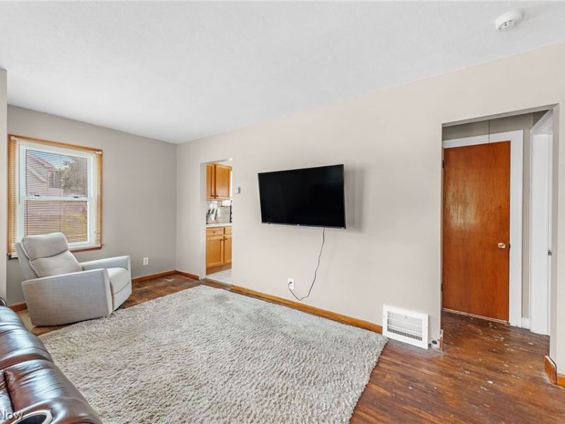 4701 Bader Avenue, Cleveland, OH 44109 Photo 7