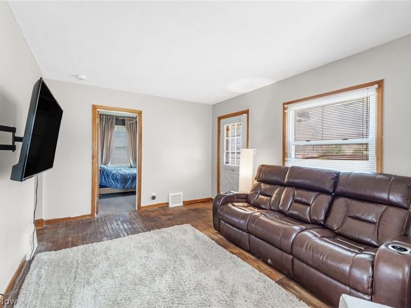 4701 Bader Avenue, Cleveland, OH 44109 Photo 9