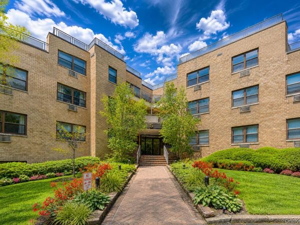 5 Schenck, Unit 1LL, Great Neck, NY 11021