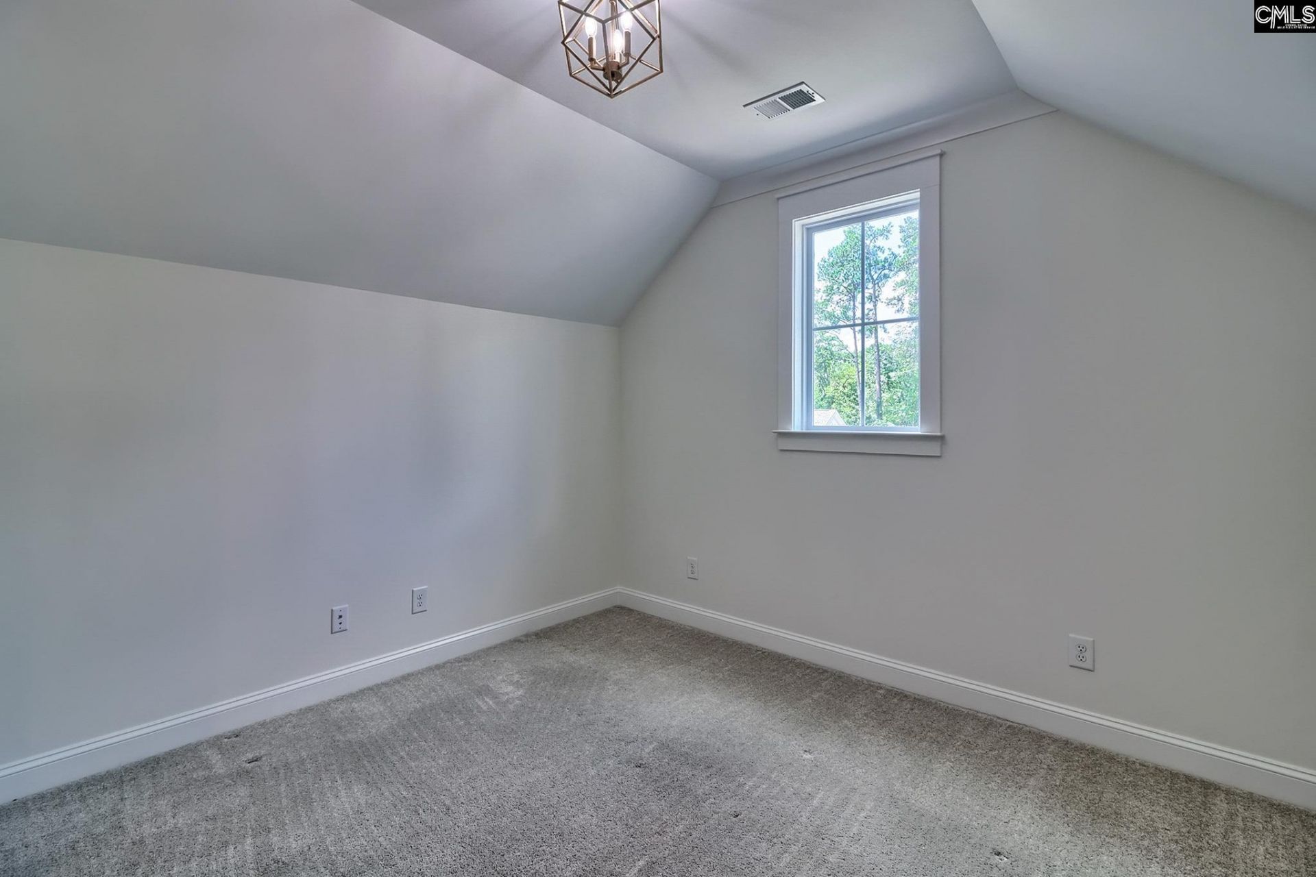 211 Clayborn Drive Photo 36
