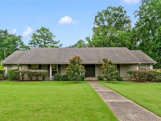 423 Woodridge Drive Tuscaloosa, AL 35406