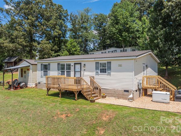 40 Farmstead Road, Leicester, NC 28748