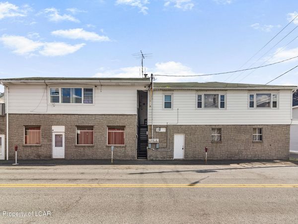 8 W Blaine Street, McAdoo, PA 18237